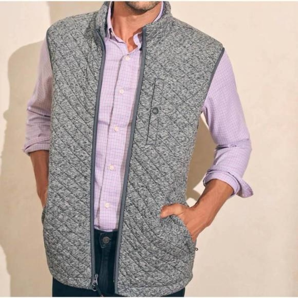 Faherty Epic Quilted Vest in Carbon
